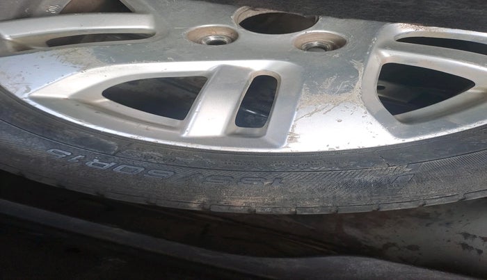 2014 Maruti Swift Dzire ZDI, Diesel, Manual, 3,86,903 km, tyre