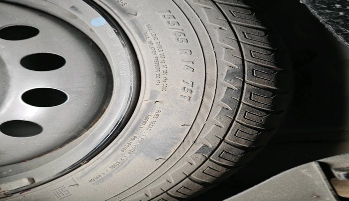 2015 Maruti Wagon R 1.0 VXI, Petrol, Manual, 65,214 km, tyre