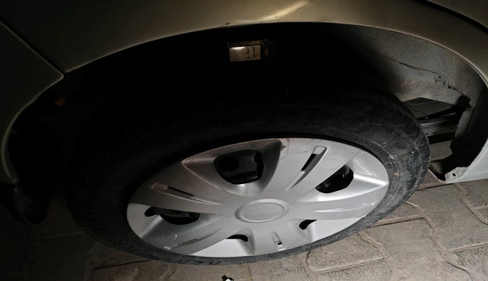 2015 Maruti Wagon R 1.0 VXI, Petrol, Manual, 65,214 km, tyre