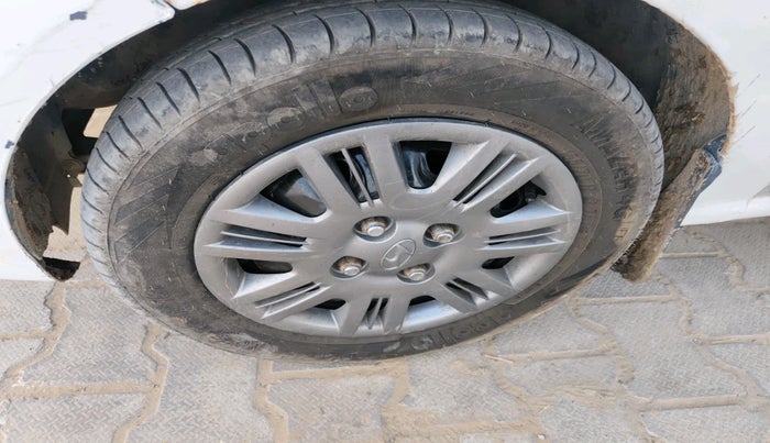 2013 Hyundai Santro Xing GL PLUS, CNG, Manual, 1,40,090 km, tyre