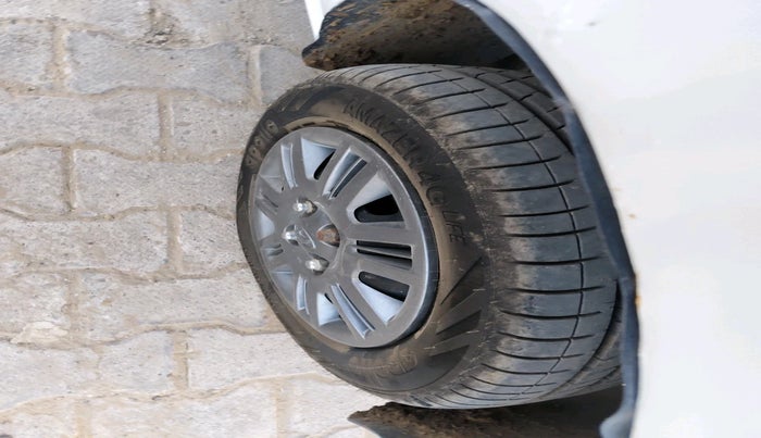 2013 Hyundai Santro Xing GL PLUS, CNG, Manual, 1,40,090 km, tyre