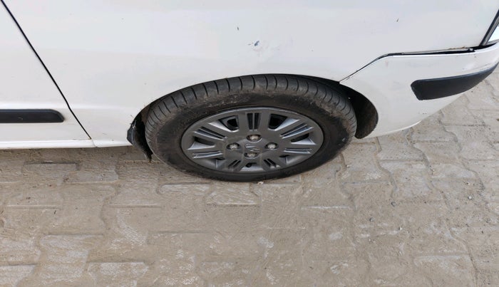 2013 Hyundai Santro Xing GL PLUS, CNG, Manual, 1,40,090 km, tyre