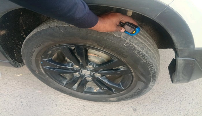 2019 Maruti Vitara Brezza ZDI AMT, Diesel, Automatic, 1,09,636 km, tyre