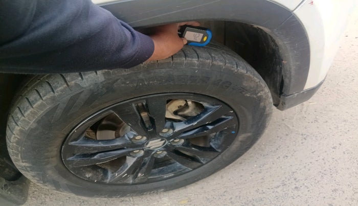 2019 Maruti Vitara Brezza ZDI AMT, Diesel, Automatic, 1,09,636 km, tyre