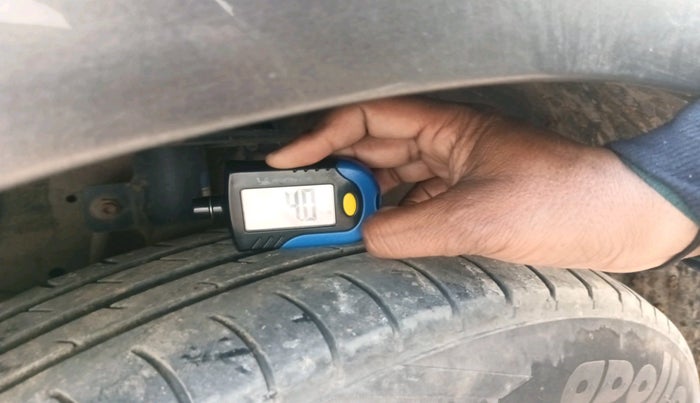 2017 Maruti Dzire VDI, Diesel, Manual, 96,592 km, tyre