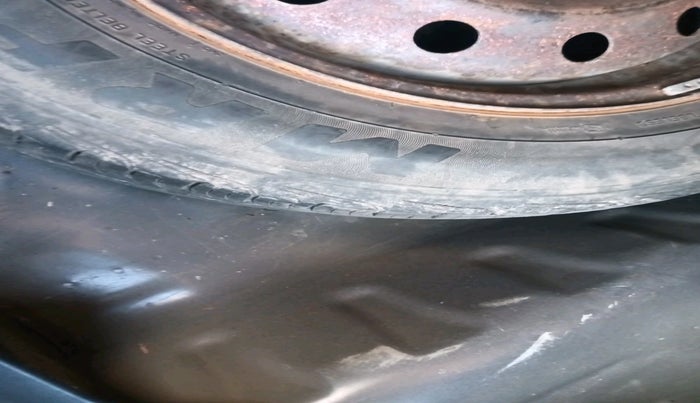 2017 Maruti Dzire VDI, Diesel, Manual, 96,592 km, tyre