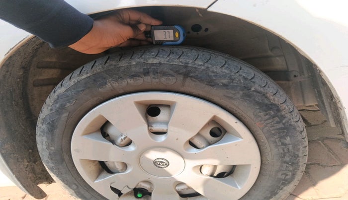 2016 Maruti Wagon R 1.0 LXI, Petrol, Manual, 70,665 km, tyre