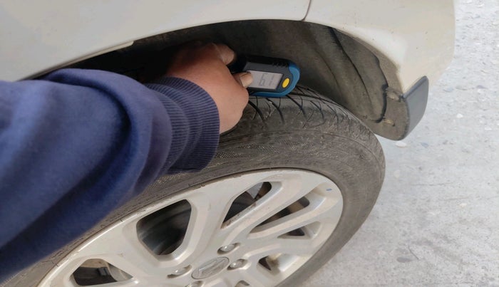 2023 Maruti Baleno ZETA PETROL 1.2, Petrol, Manual, 79,537 km, tyre