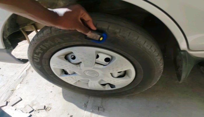 2023 Maruti Eeco 5 STR AC, Petrol, Manual, 39,984 km, tyre