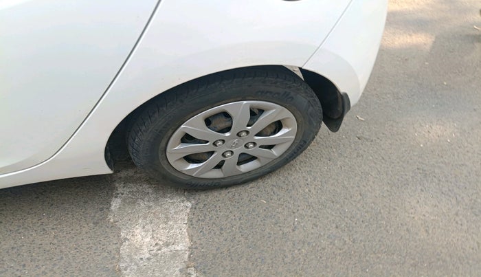 2018 Hyundai Eon MAGNA +, Petrol, Manual, 53,238 km, tyre