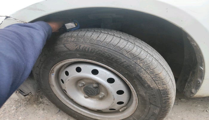 2012 Maruti Swift LXI, Petrol, Manual, 66,217 km, tyre