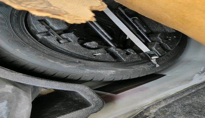 2017 Volkswagen Vento HIGHLINE 1.5 AT, Diesel, Automatic, 78,052 km, tyre