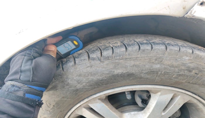 2011 Hyundai i20 SPORTZ 1.2, Petrol, Manual, 1,15,918 km, tyre