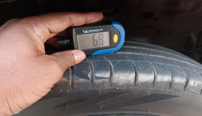 2013 Maruti Wagon R 1.0 VXI, Petrol, Manual, 49,436 km, tyre