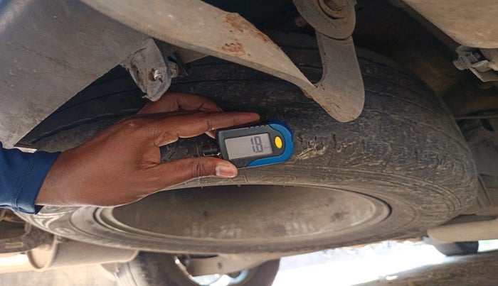 2014 Mahindra XUV500 W8, Diesel, Manual, 1,40,565 km, tyre