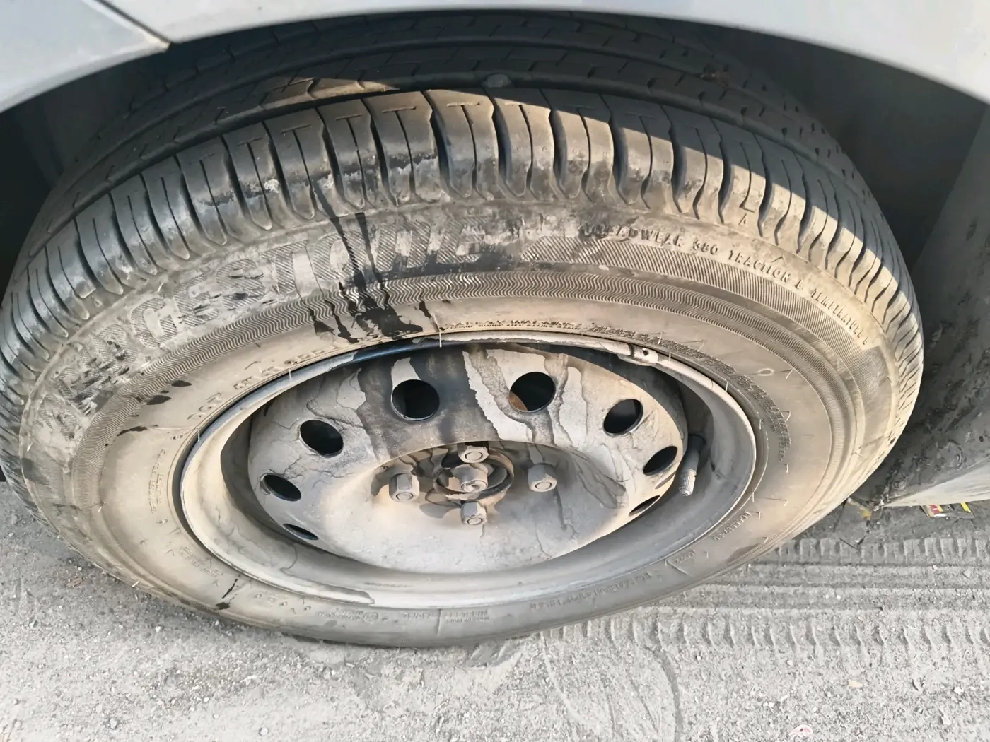 2022 Maruti Dzire VXI CNG, CNG, Manual, 1,56,577 km, tyre