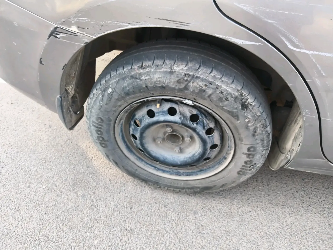 2022 Maruti Dzire VXI CNG, CNG, Manual, 1,56,577 km, tyre