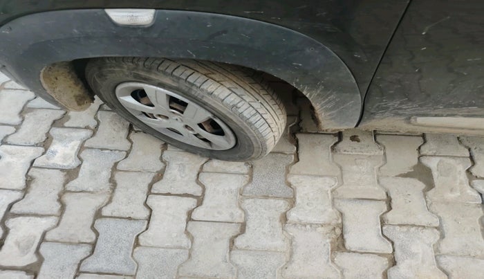 2018 Renault Kwid RXT 1.0, Petrol, Manual, 1,52,704 km, tyre