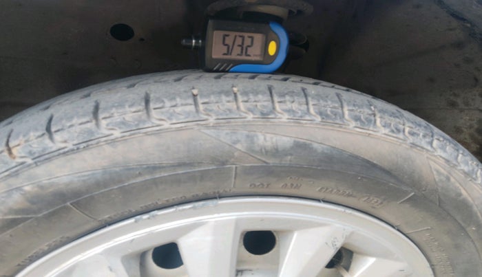 2012 Maruti Wagon R 1.0 LXI CNG, CNG, Manual, 75,207 km, tyre