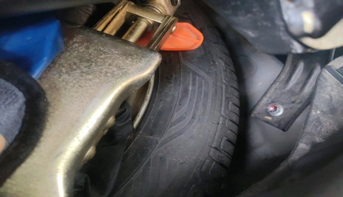 2012 Maruti Wagon R 1.0 LXI CNG, CNG, Manual, 75,207 km, tyre