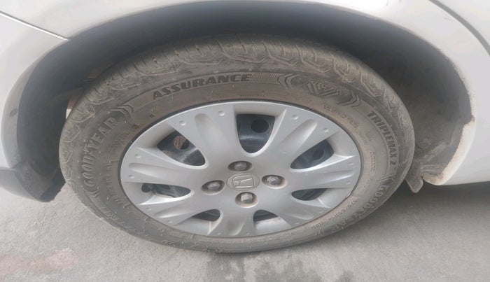 2015 Honda Amaze 1.2L I-VTEC SX, Petrol, Manual, 1,19,022 km, tyre