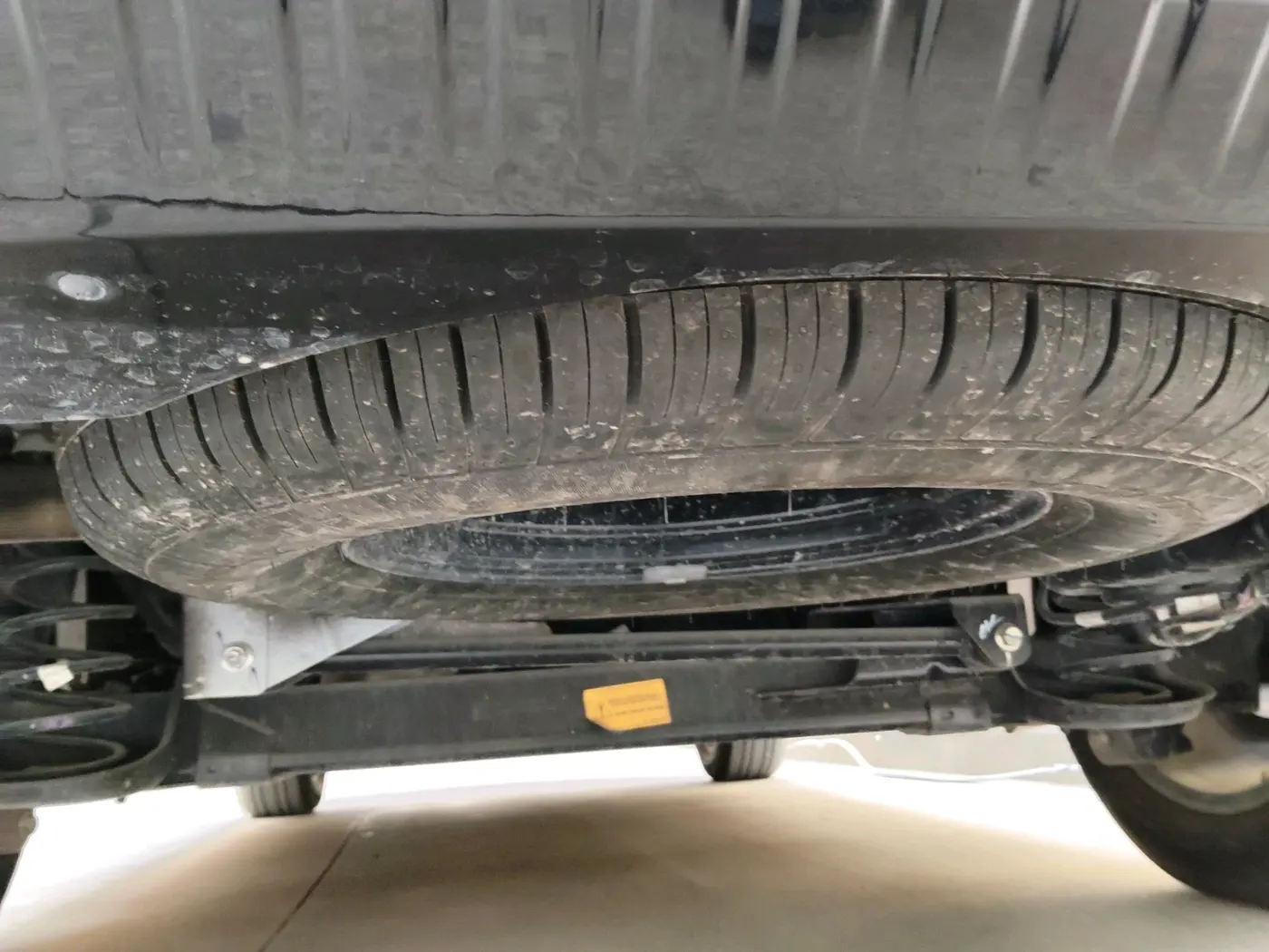 2024 Tata Harrier FEARLESS PLUS DUAL TONE AT, Diesel, Automatic, 8,583 km, tyre