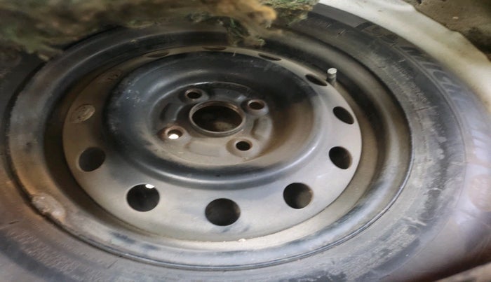 2011 Maruti Ritz VXI, Petrol, Manual, 1,30,818 km, tyre