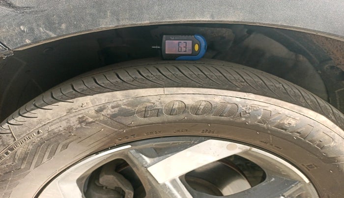 2020 Hyundai VENUE SX PLUS 1.0 TURBO DCT, Petrol, Automatic, 1,46,712 km, tyre