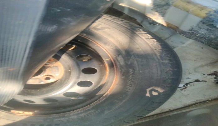 2011 Toyota Etios G, Petrol, Manual, 94,860 km, tyre