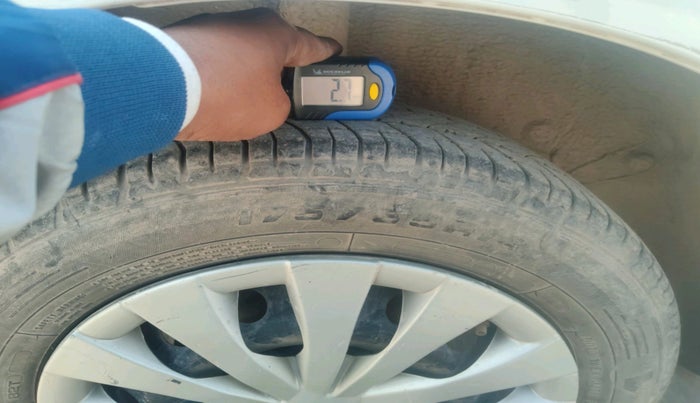 2011 Toyota Etios G, Petrol, Manual, 94,860 km, tyre