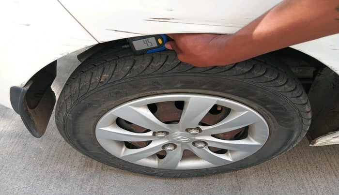 2011 Hyundai Eon SPORTZ, Petrol, Manual, 9,147 km, tyre