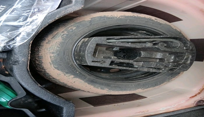 2014 Skoda Rapid 1.5 TDI CR AMBITION PLUS AT, Diesel, Automatic, 1,81,411 km, tyre