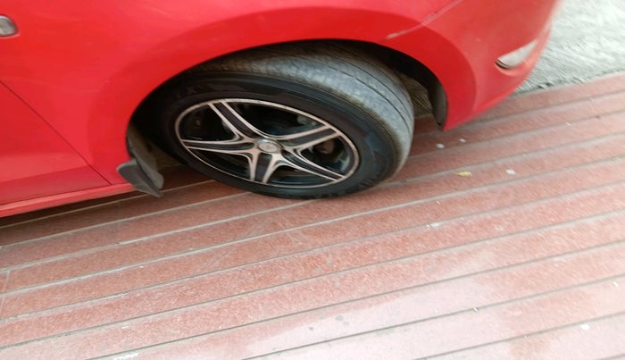 2014 Skoda Rapid 1.5 TDI CR AMBITION PLUS AT, Diesel, Automatic, 1,81,411 km, tyre