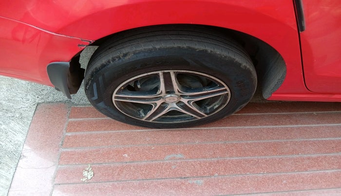 2014 Skoda Rapid 1.5 TDI CR AMBITION PLUS AT, Diesel, Automatic, 1,81,411 km, tyre