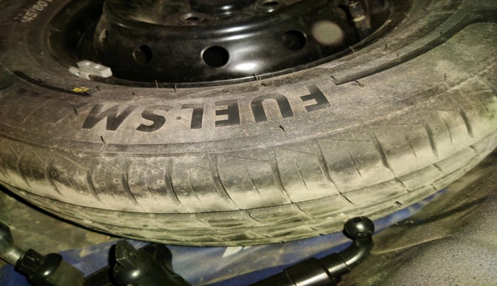 2022 Maruti Alto LXI O, Petrol, Manual, 25,296 km, tyre