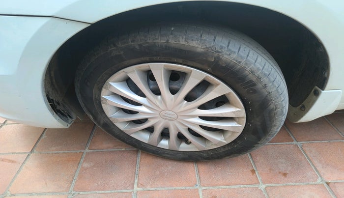 2015 Maruti Ciaz VXI+, Petrol, Manual, 1,80,207 km, tyre