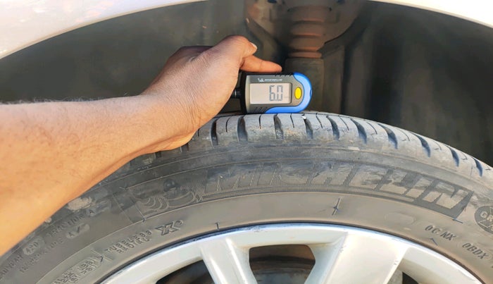 2016 Volkswagen Vento HIGHLINE 1.5 AT, Diesel, Automatic, 1,22,224 km, tyre