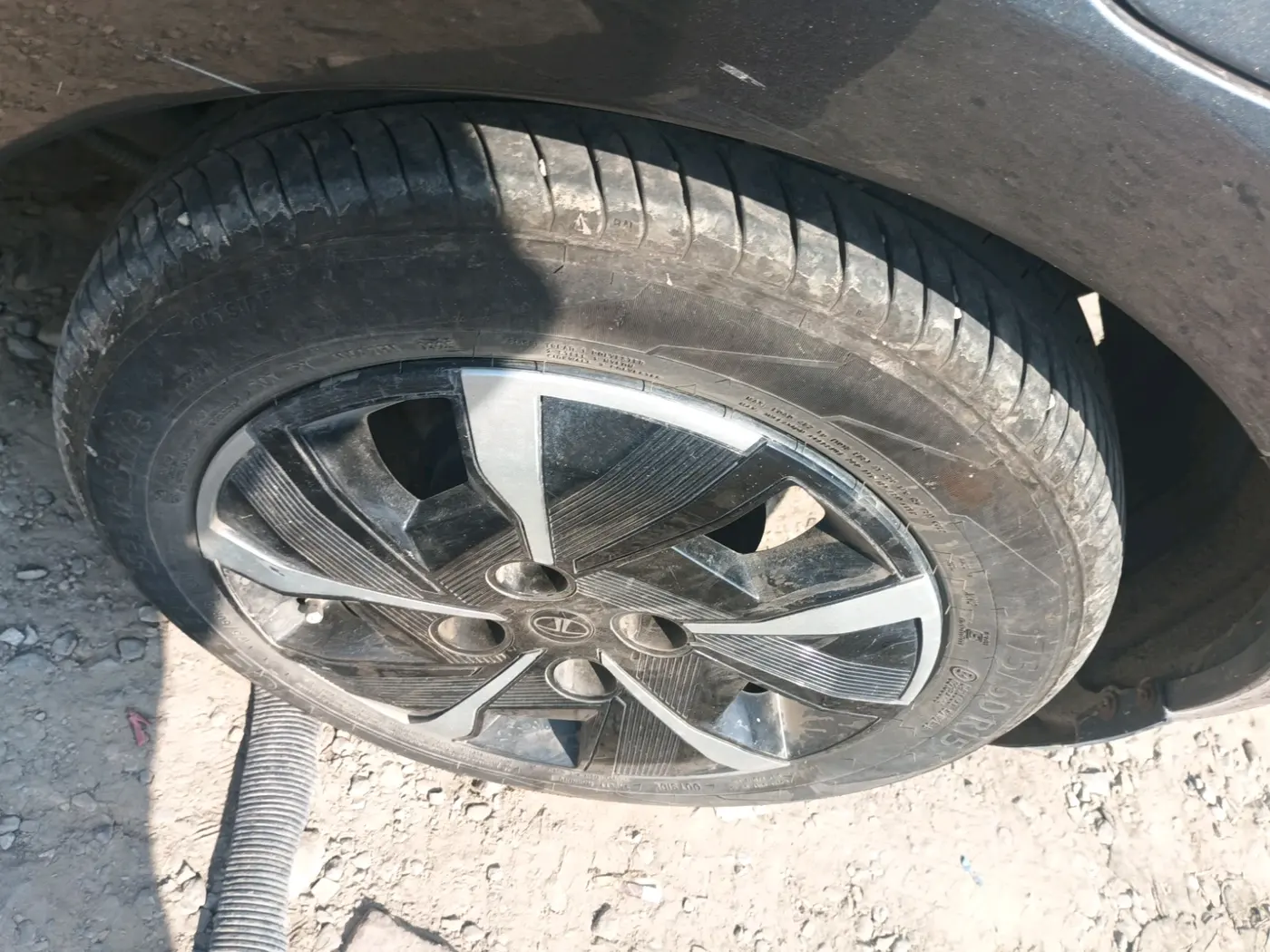 2025 Tata Tiago XZA, Petrol, Automatic, 9,078 km, tyre