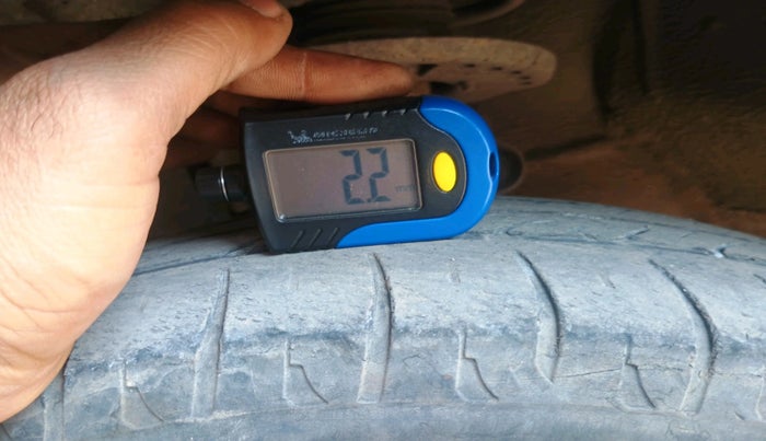 2016 Mahindra Kuv100 K2 D 6 STR, Diesel, Manual, 1,11,320 km, tyre