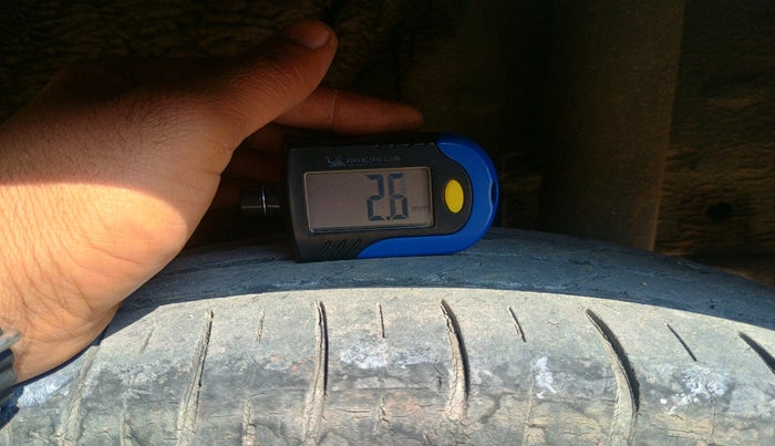 2016 Mahindra Kuv100 K2 D 6 STR, Diesel, Manual, 1,11,320 km, tyre