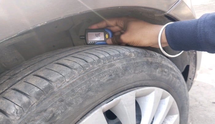 2016 Maruti Ciaz VDI SHVS, Diesel, Manual, 1,06,928 km, tyre