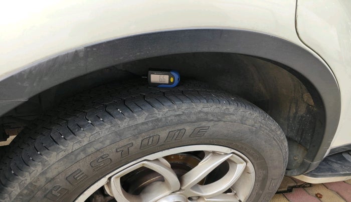 2015 Mahindra XUV500 W6, Diesel, Manual, 1,68,873 km, tyre