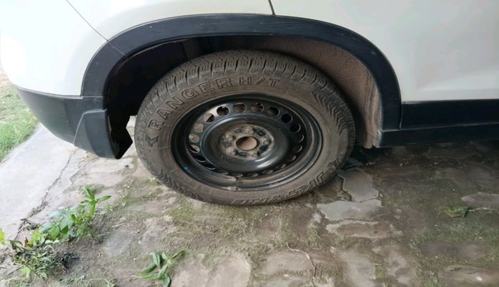 2016 Maruti Vitara Brezza VDI, Diesel, Manual, 71,793 km, tyre