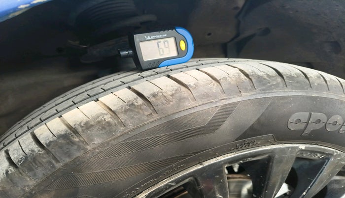 2015 Maruti Ciaz ZXI+, Petrol, Manual, 1,80,392 km, tyre