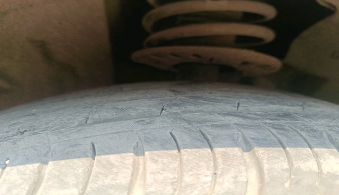 2022 Mahindra XUV700 AX 7 LUXURY D AT 7 STR, Diesel, Automatic, 39,226 km, tyre