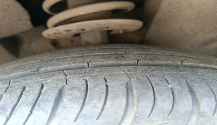 2022 Mahindra XUV700 AX 7 LUXURY D AT 7 STR, Diesel, Automatic, 39,226 km, tyre