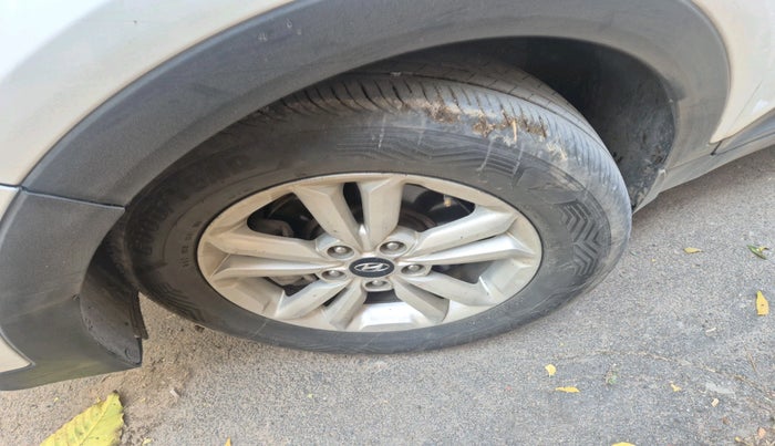 2016 Hyundai Creta SX 1.6 DIESEL, Diesel, Manual, 3,39,604 km, tyre