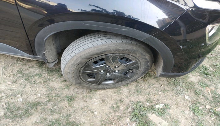 2024 Hyundai VENUE S 1.2, Petrol, Manual, 11,207 km, tyre