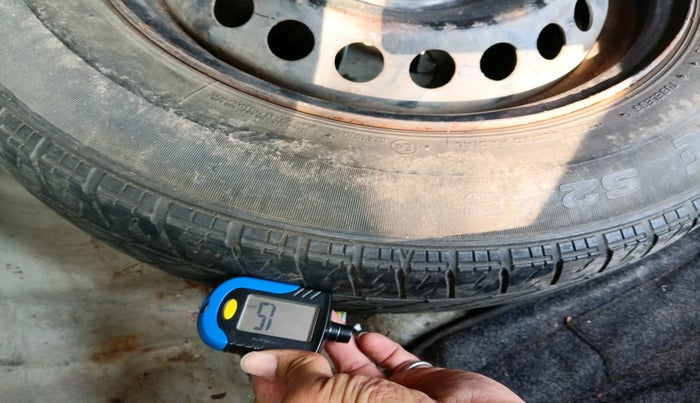 2015 Hyundai Xcent S 1.1 CRDI, Diesel, Manual, 2,34,281 km, tyre