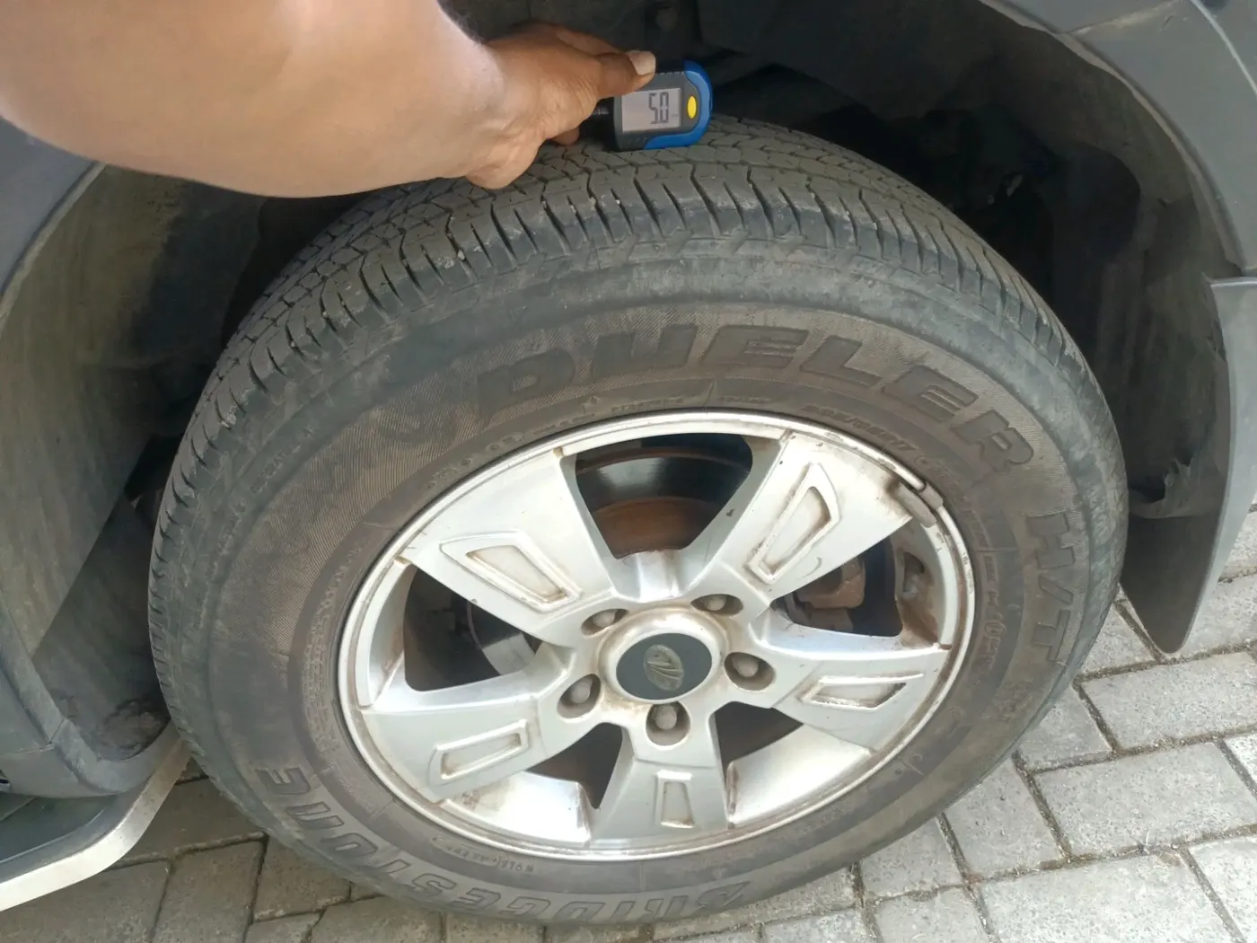 2014 Mahindra XUV500 W8, Diesel, Manual, 1,10,070 km, tyre